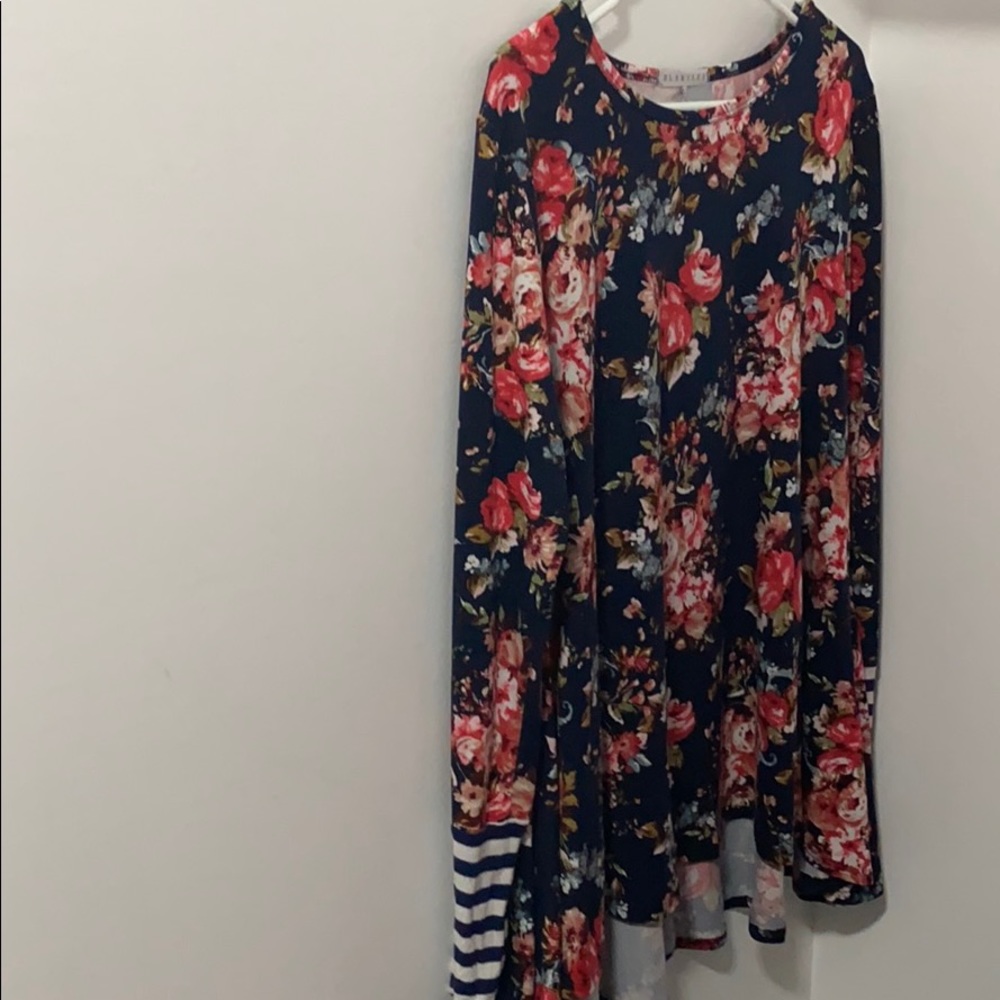 Blakeley size M/L tunic